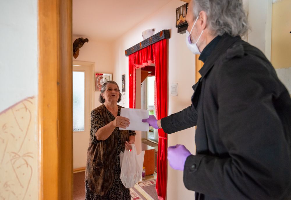 Aproape 160 de pachete cu medicamente au fost livrate la domiciliu pentru persoanele vârstnice