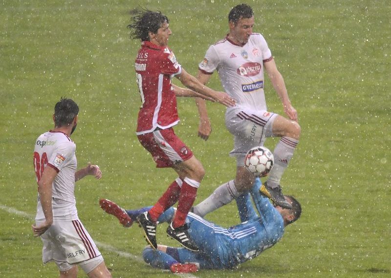 Victorie clară pentru Sepsi OSK în meciul cu Dinamo: 3-1. Apărare excelentă a portarului Roland Niczuly