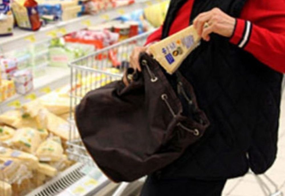 Cercetate pentru furt dintr-un magazin din Sfântu Gheorghe