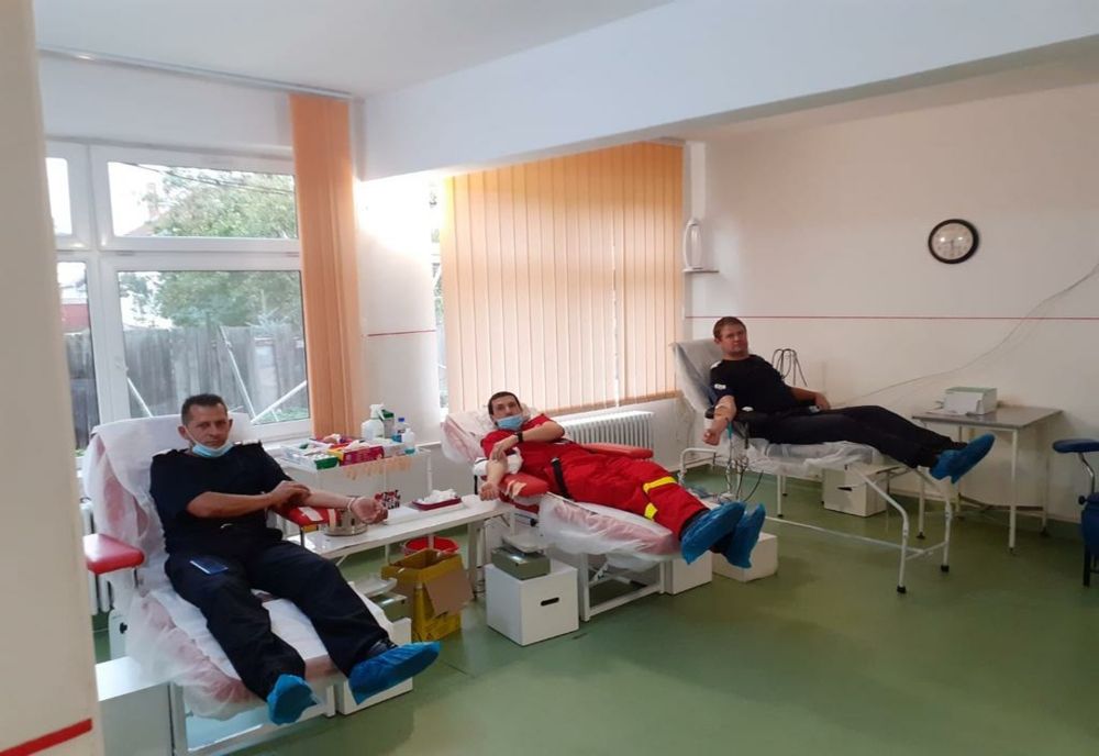 Pompierii din Covasna, solidari față de cei aflați în nevoie! (FOTO)