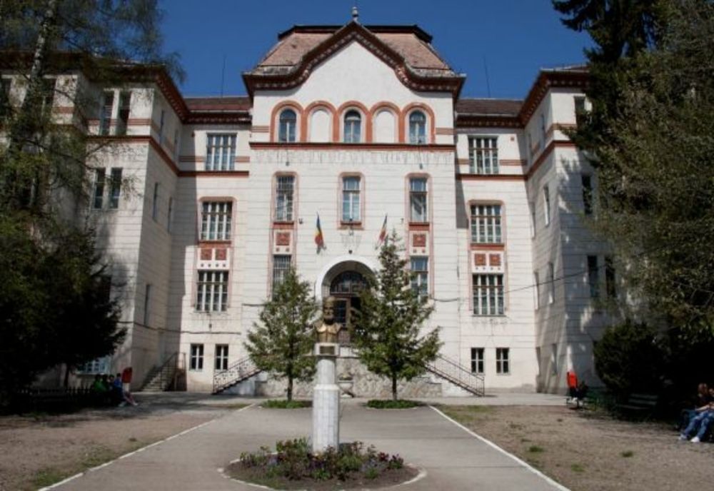 Colegiul Naţional „Mihai Viteazul” din Sfântu Gheorghe a intrat, de astăzi, în scenariul roșu
