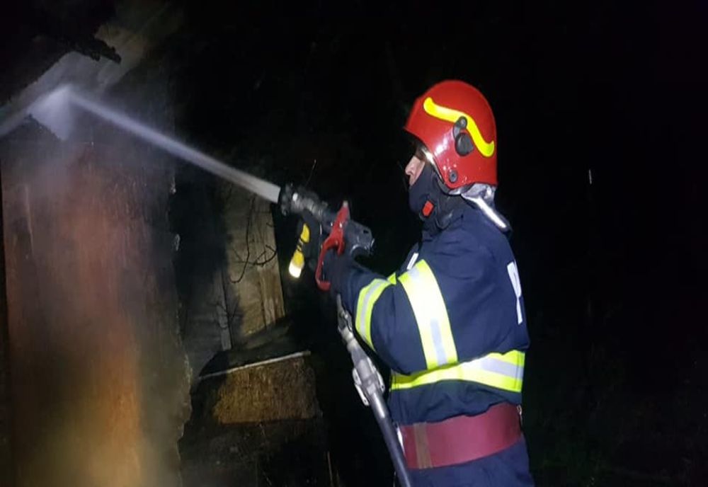 Incendiu în localitatea Dobârlău