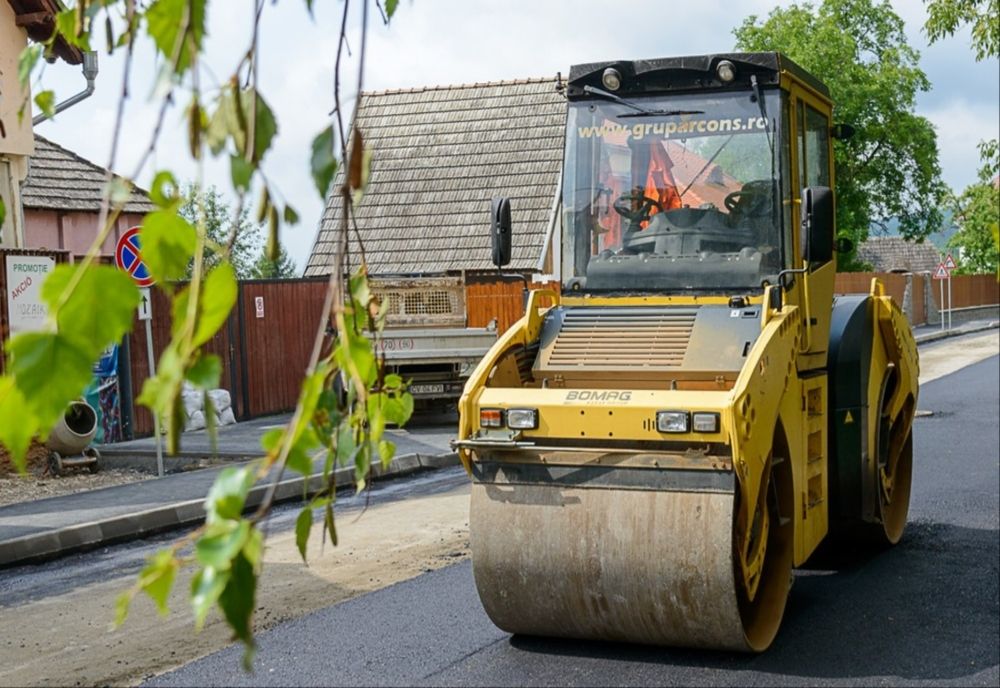 Se reiau lucrările de reabilitare a drumurilor din Sfântu Gheorghe