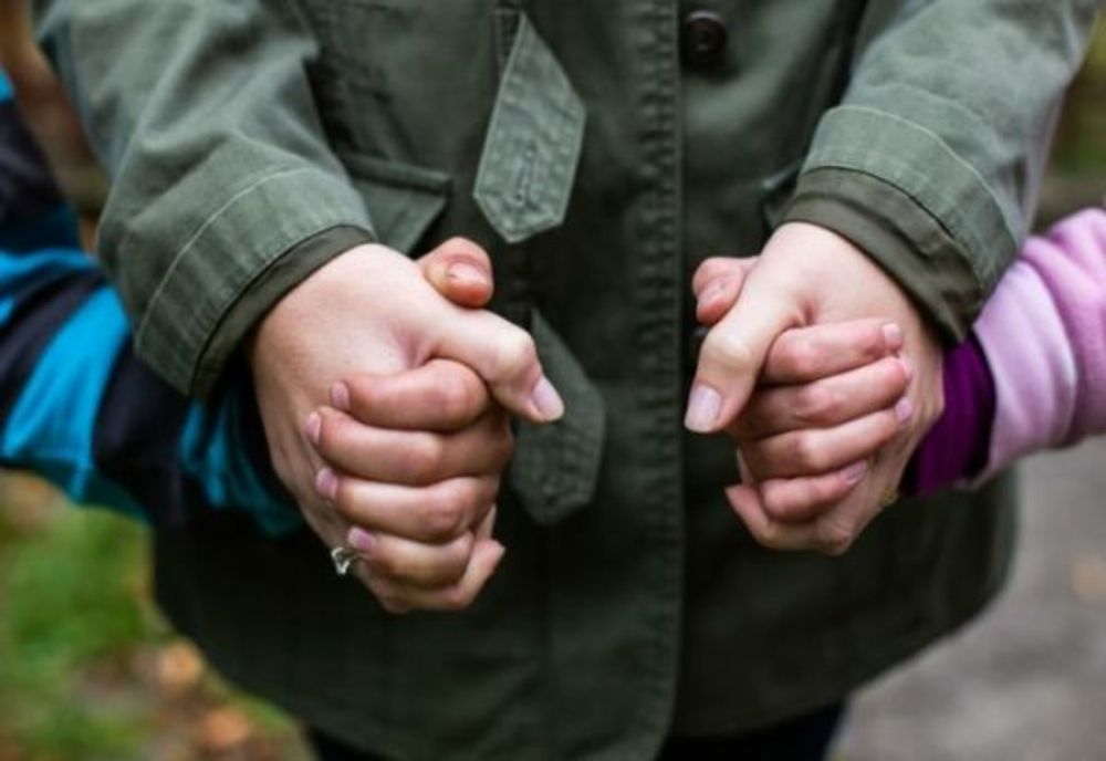 O mână de ajutor pentru ONG-uri care desfășoară activități de asistență socială