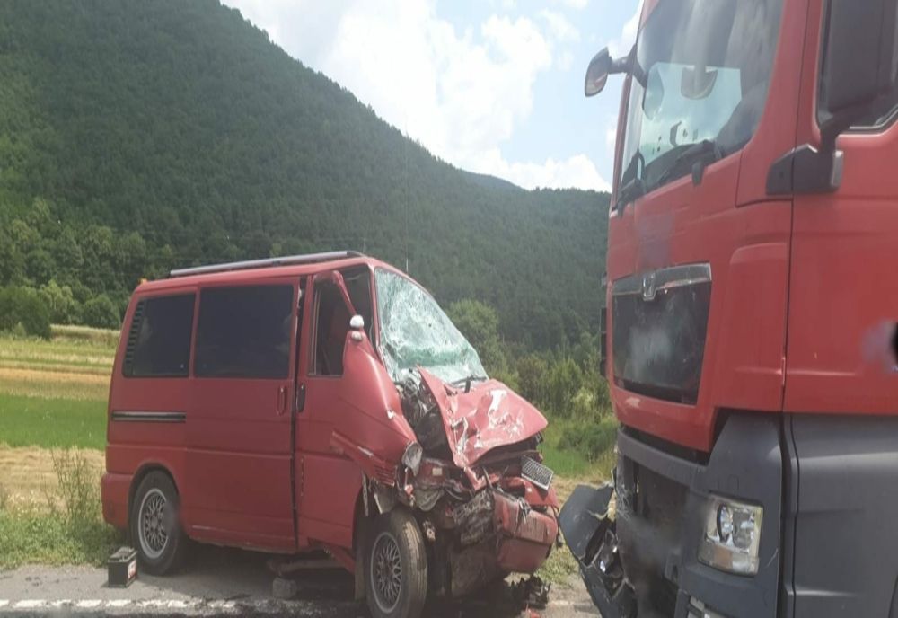 Trafic complet blocat din cauza unui accident rutier, în județul Covasna