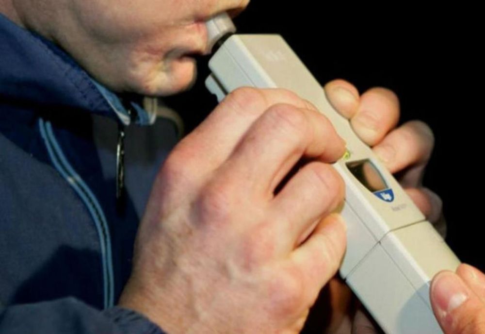 Șofer prins cu o alcoolemie de 0,80 mg/l alcool pur