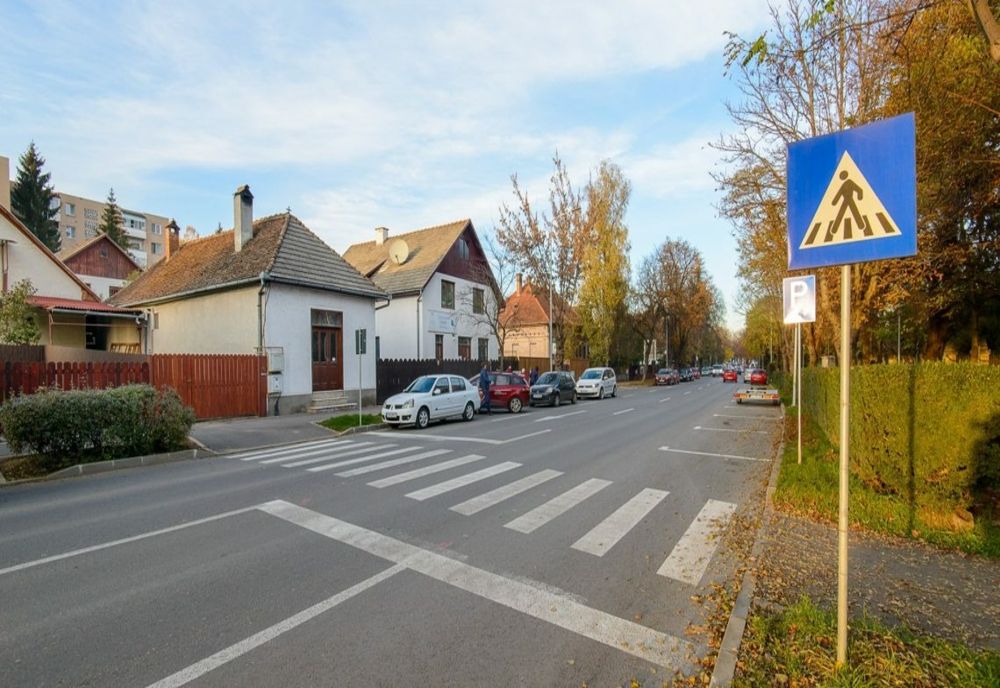 De mâine încep lucrările de vopsire a marcajelor rutiere pe străzile Kós Károly și Vasile Goldiș