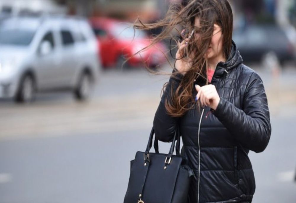 Cod galben de vânt și ninsori în mai multe regiuni din țară