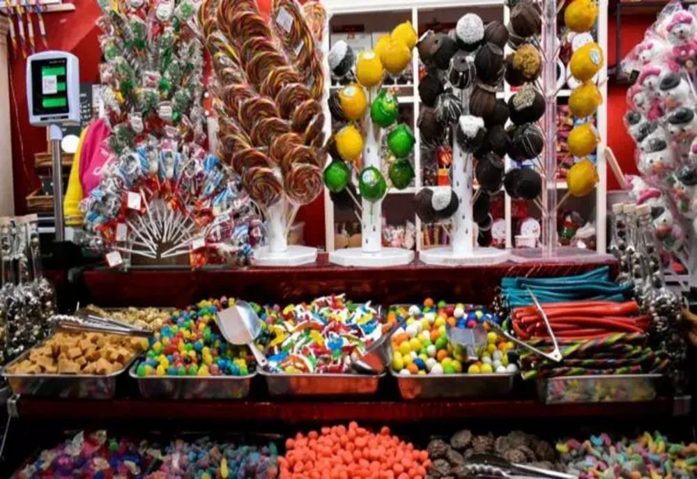 Bomba alimentară de sub brad. Cât de periculoase sunt BOMBOANELE de Crăciun