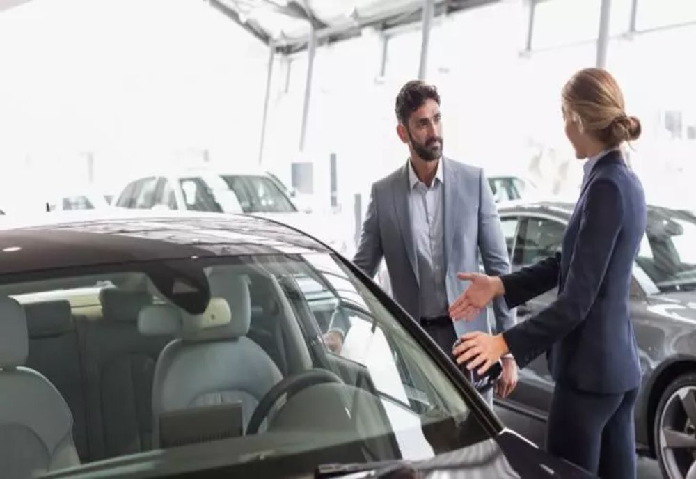 Înmatriculările de mașini noi, în creștere, anul trecut. Piața second hand, în scădere