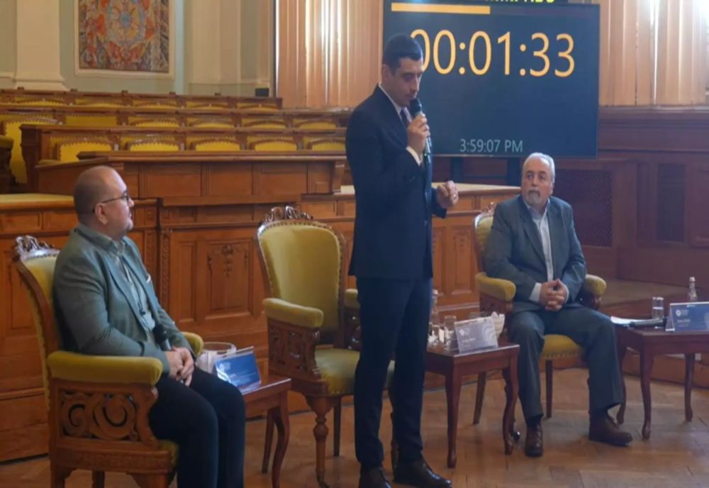 GEORGE SIMION A CUCERIT ARDEALUL - CONFERINȚĂ LA UBB: CANDIDEZ PENTRU REVENIREA LA DEMOCRAȚIE / VIDEO