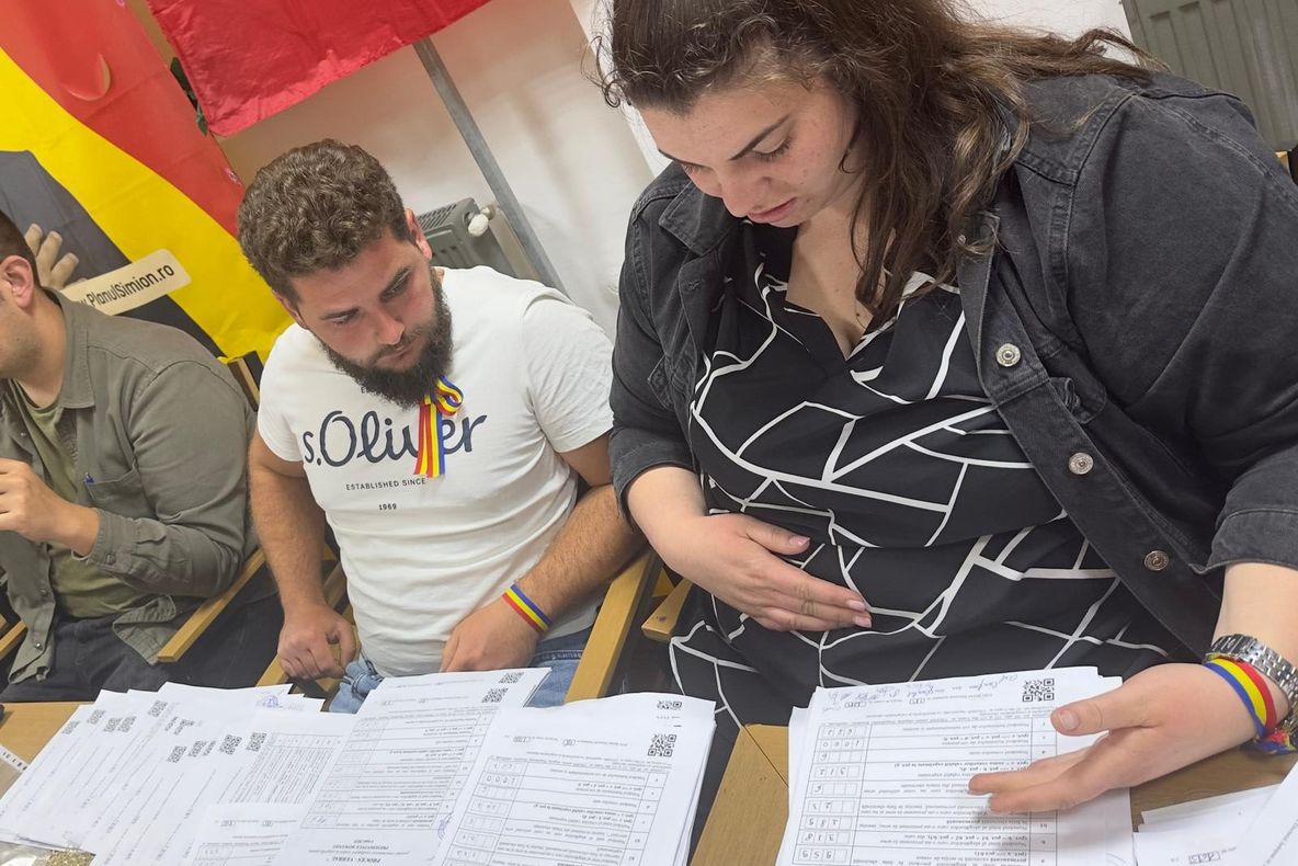 NOAPTEA TRECUTĂ S-A SCRIS ISTORIE LA COVASNA: GEORGE SIMION, ÎN PRIMII DOI FAVORIȚI DUPĂ CENTRALIZAREA VOTURILOR AUR!