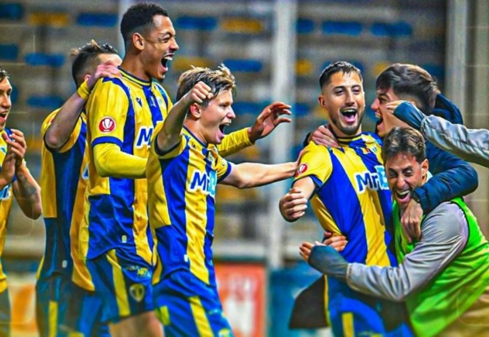 VIDEO Fotbal: Petrolul Ploiești - Metaloglobus 4-1, în Superligă
