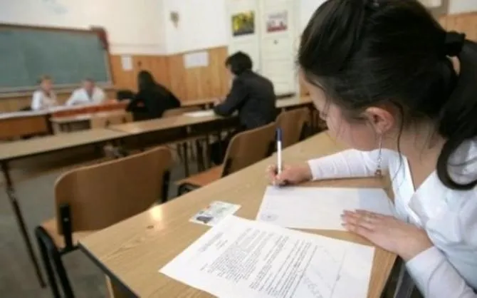 elevi eliminati