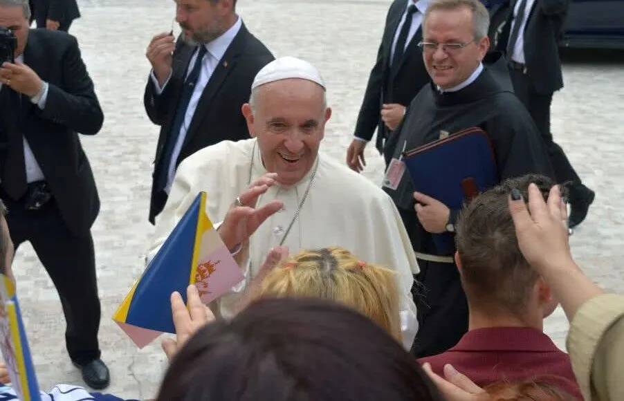 papa-francisc-la-bucuresti-15