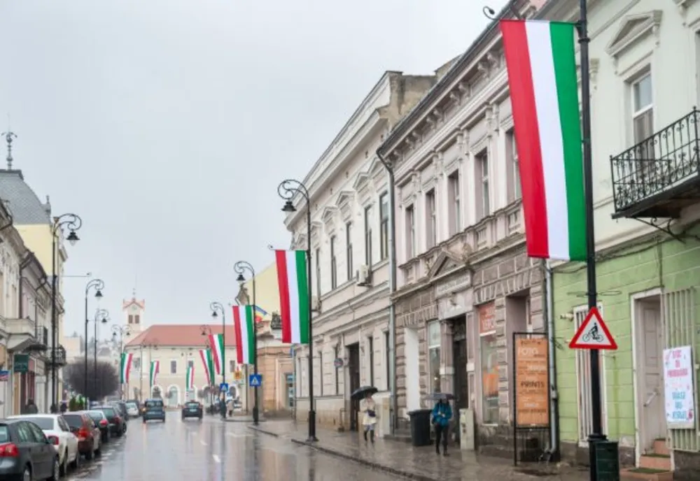 Sentinţă definitivă: amenda aplicată din cauza arborării steagului maghiar la 15 martie este legală