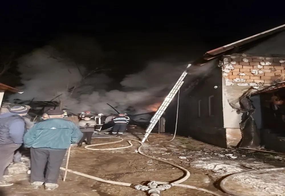 Incendiu la o casă din Ghelința