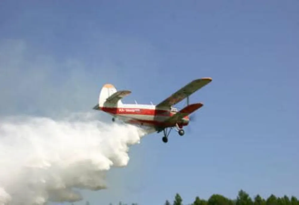 Acţiunea de dezinsecţie din avion, amânată, din nou, din cauza ceţii