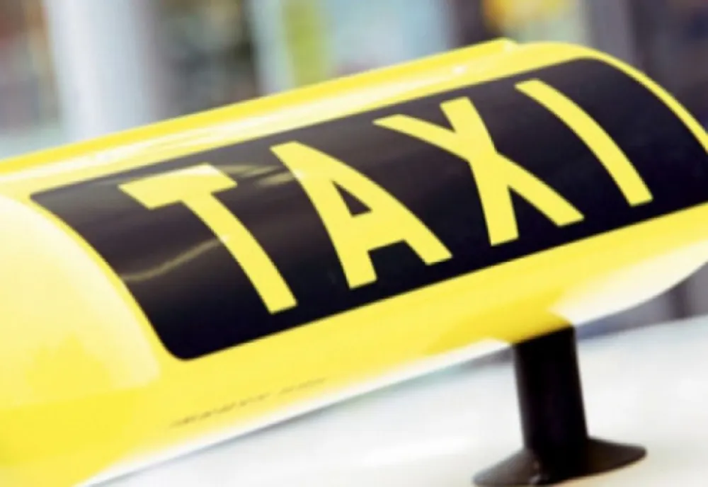 Transporta persoane în regim taxi, fără autorizație