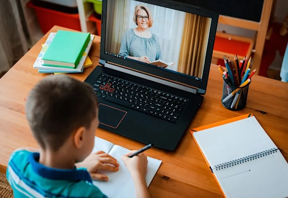 Doar 19 unităţi de învăţământ covăsnene în online