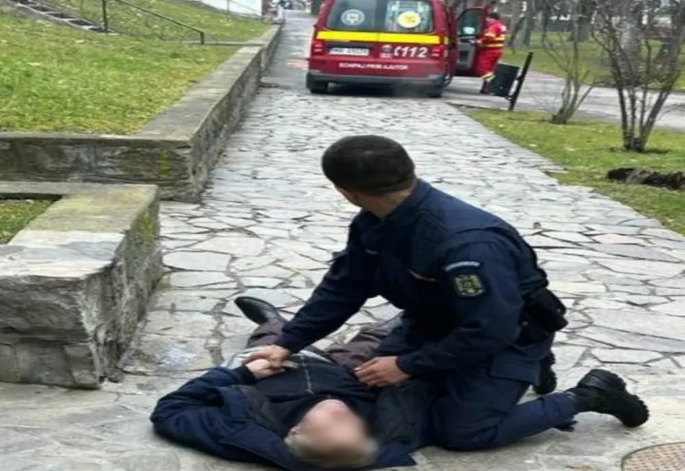 Bărbat la un pas de moarte, salvat de jandarmi!