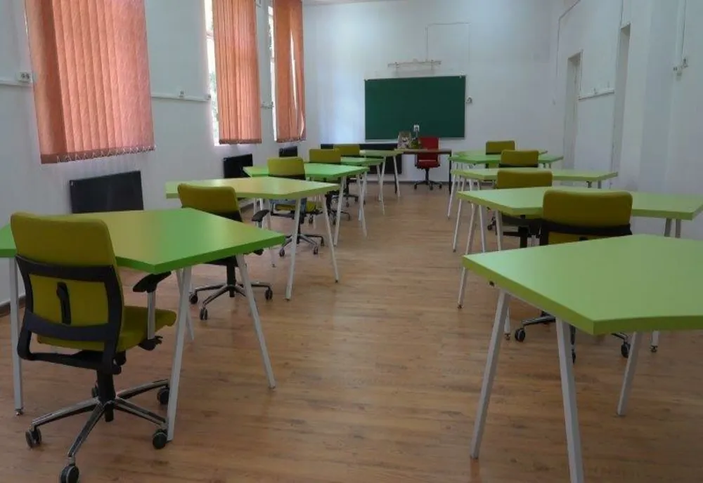 600 persoane din Harghita şi Covasna, readuse la şcoală printr-un proiect european