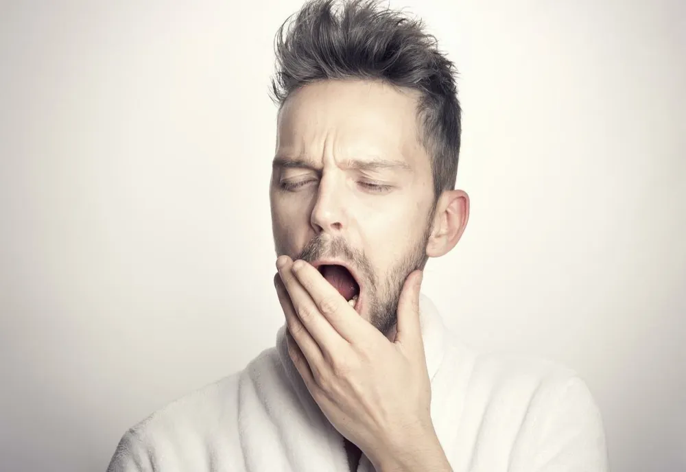 Deficitul de vitamina B: SIMPTOMELE care ar trebui să te pună în alertă și care sunt CAUZELE