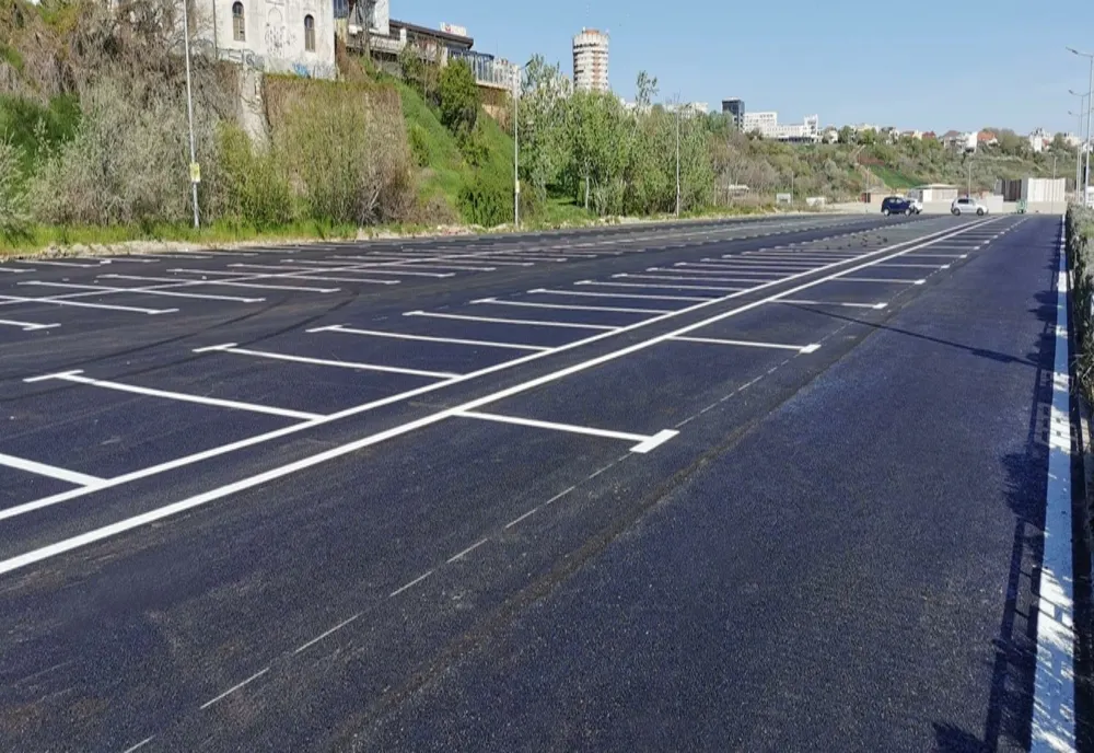 Primăria Întorsura Buzăului a identificat mai multe soluţii pentru crearea de noi locuri de parcare