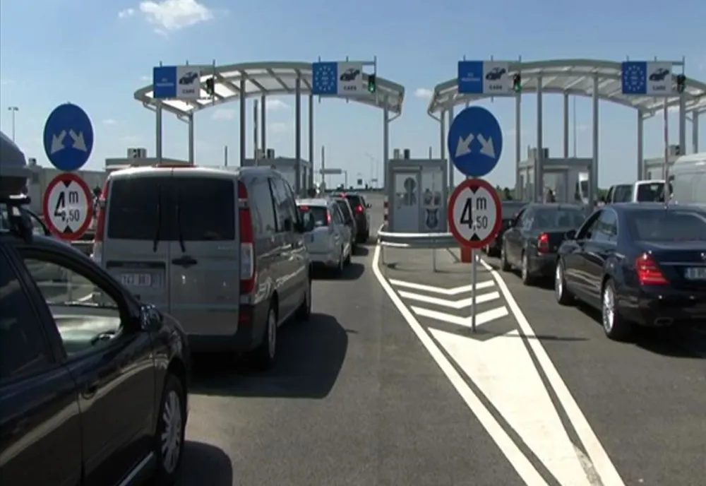 TIMPI DE AŞTEPTARE DE APROXIMATIV O ORĂ ÎN VĂMILE NĂDLAC I ŞI NĂDLAC II