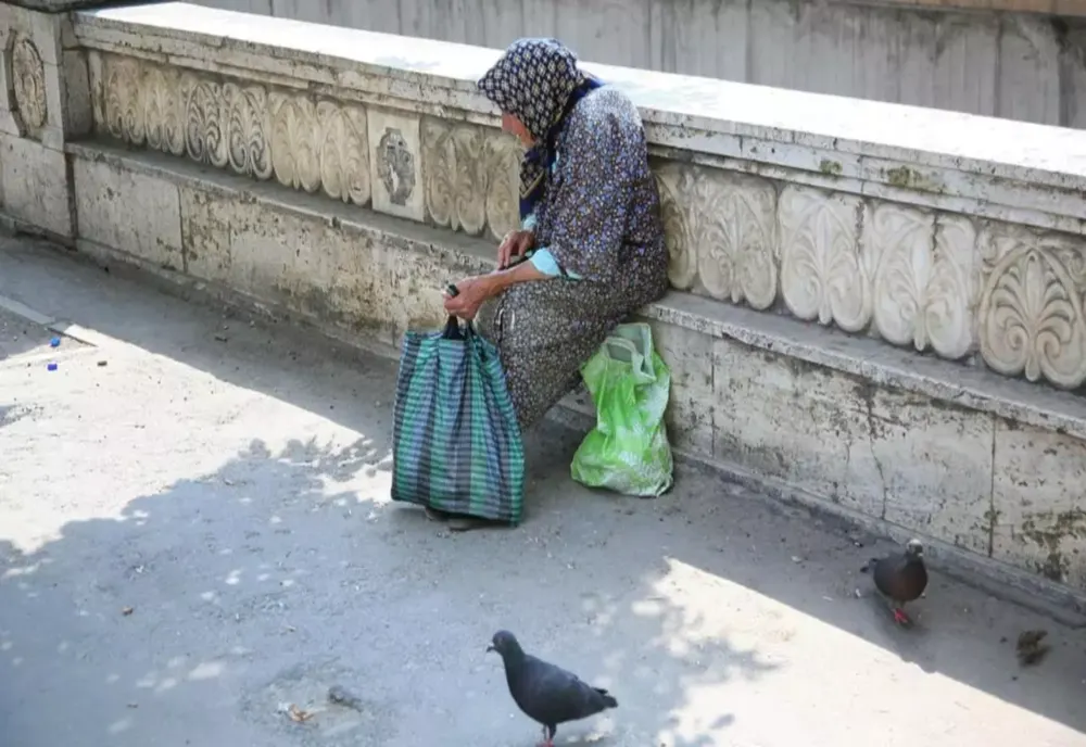 UN NOU AVERTISMENT DE LA COMISIA EUROPEANĂ PENTRU GUVERNUL BOLOJAN, DUPĂ LEGILE SĂRĂCIEI