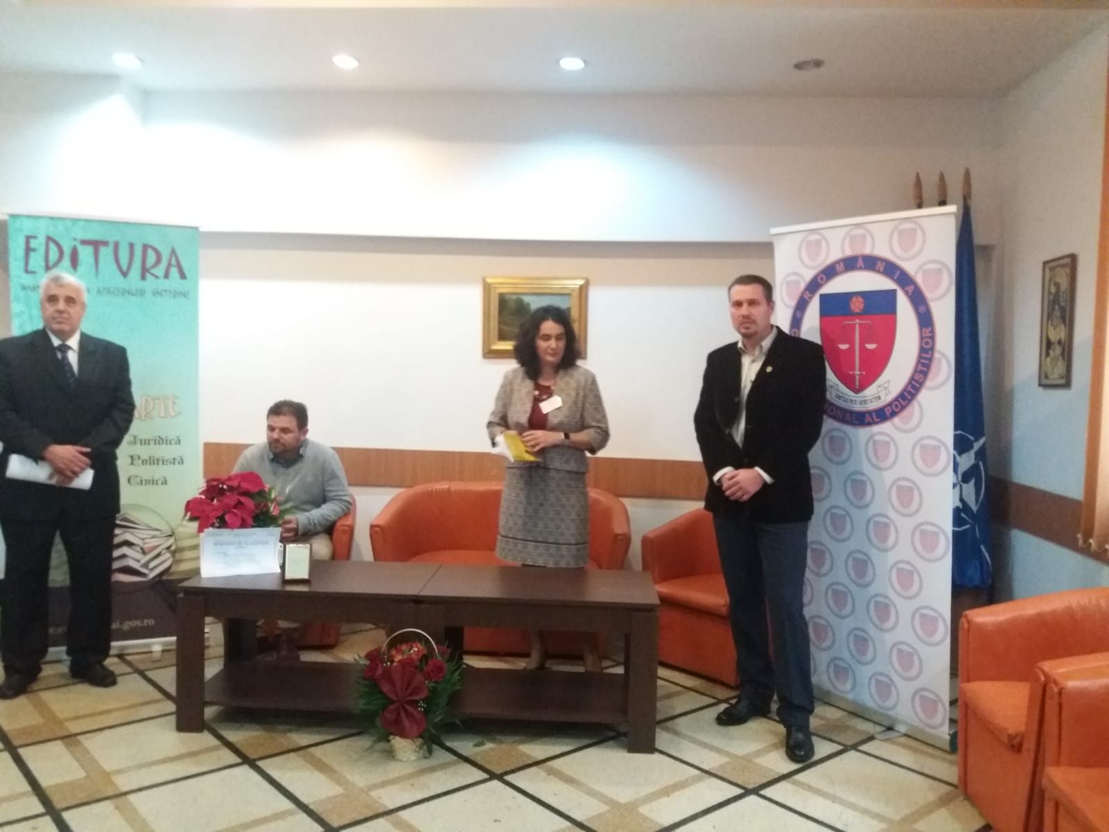 Politist premiat pentru carte