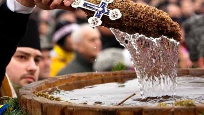 apă sfințită