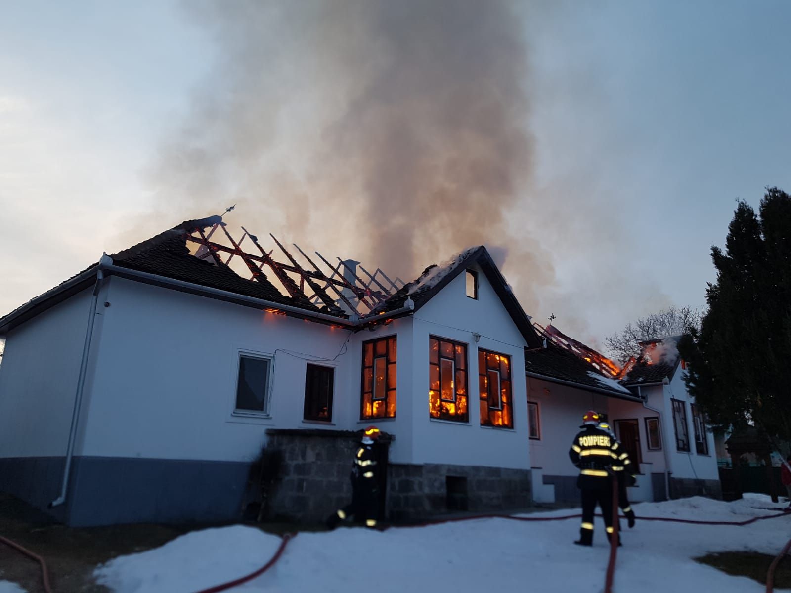 Incendiu Casa Parohiala Bixad februarie 2019 - 1