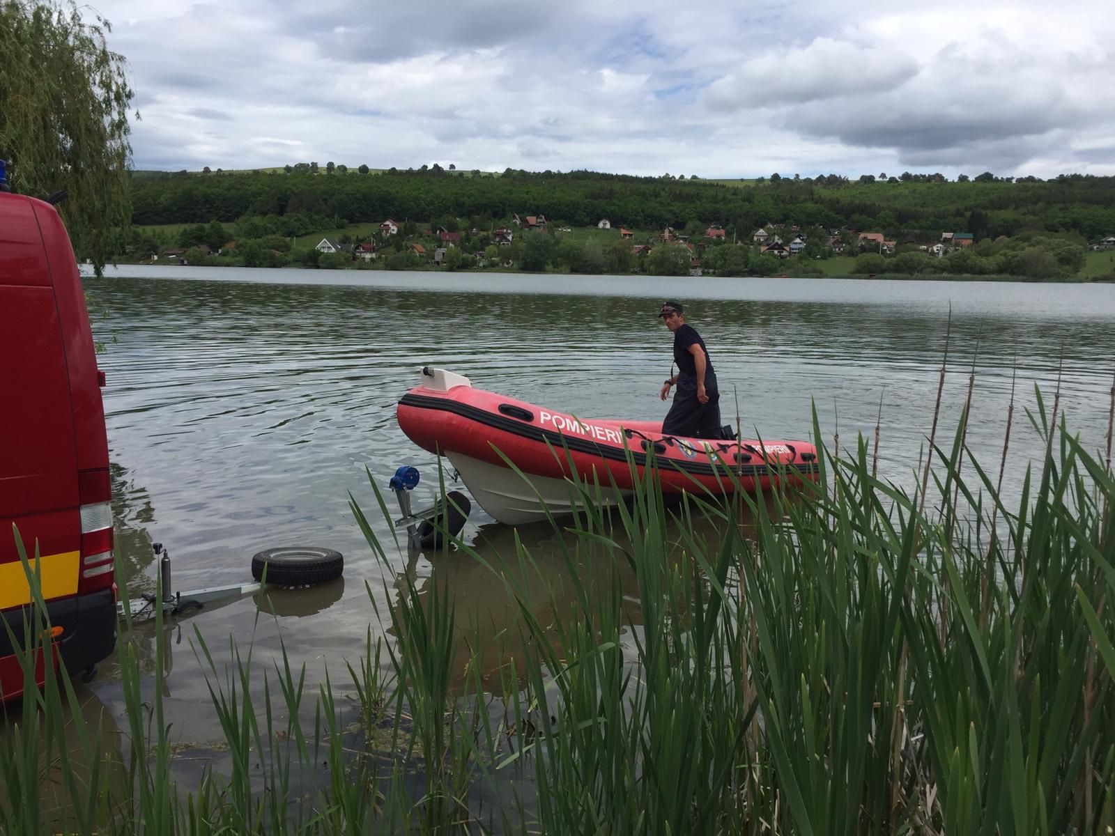 Pompieri Lacul de la Padureni mai 2019 - 2