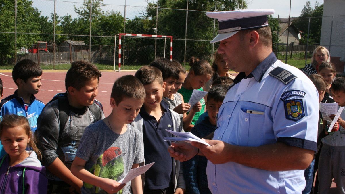 politisti-si-elevi-4