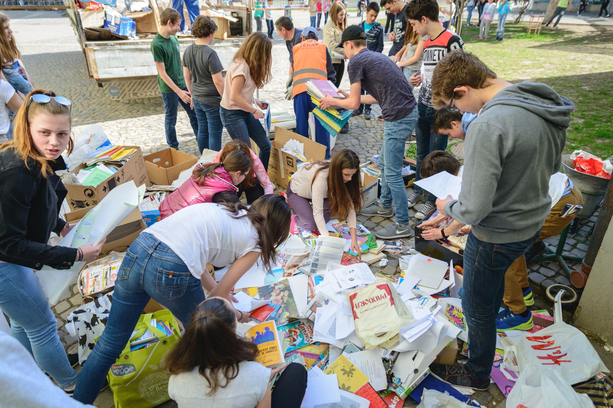 Colectare hartie elevi TEGA - 2