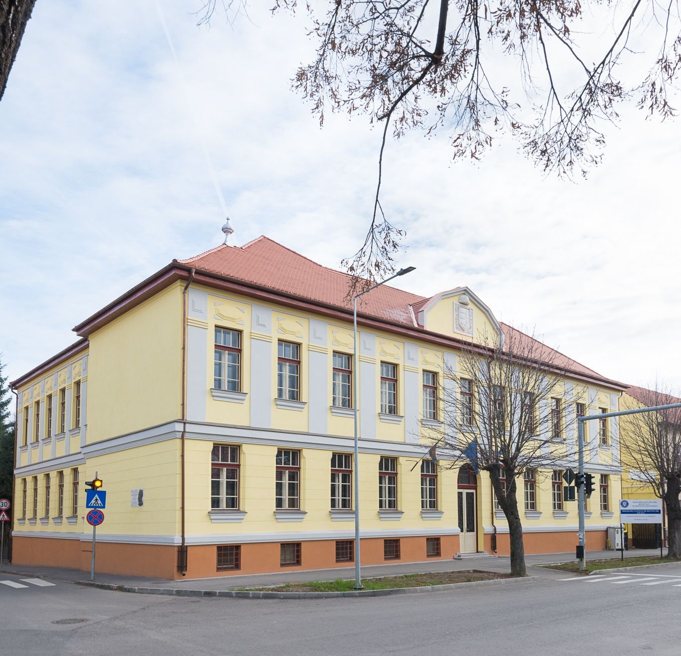 Liceul Mikes Kelemen dupa reabilitare decembrie 2019 - 36 Cropped