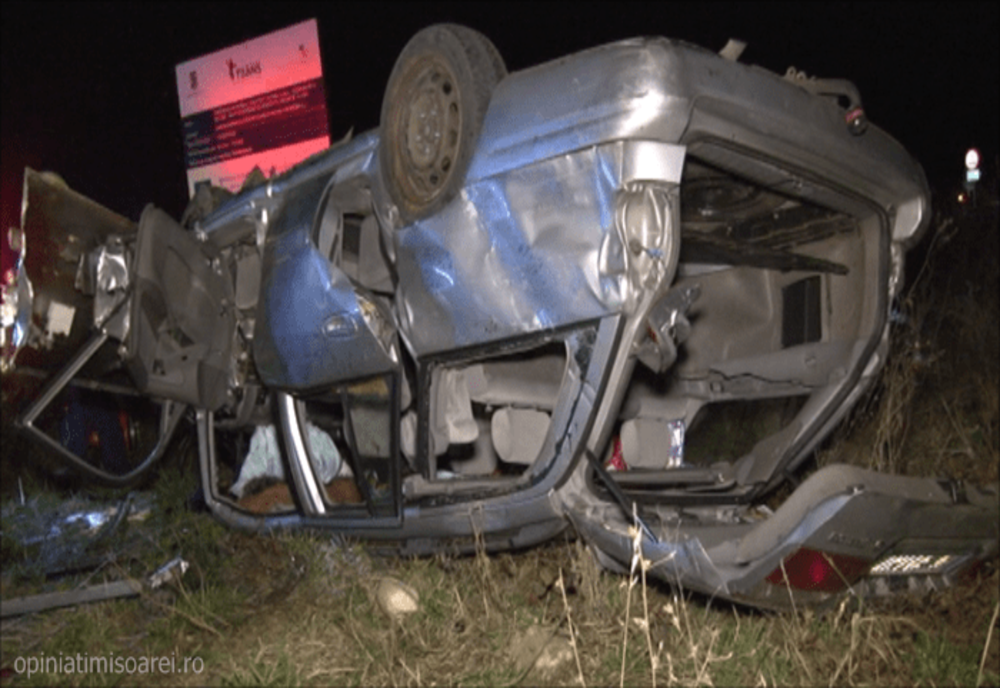 Accident grav la intersecția de la Reci. O mașină a intrat în sensul giratoriu și s-a răsturnat în afara drumului
