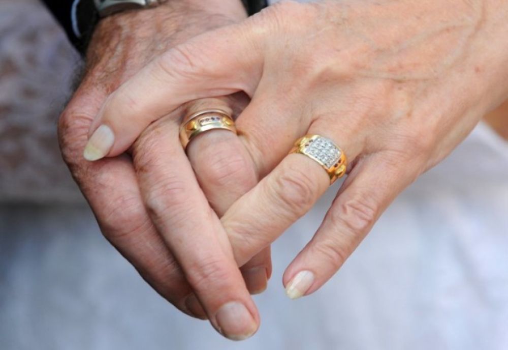 Cuplurile de aur şi diamant, aşteptate să se înscrie la Primăria Sfântu Gheorghe