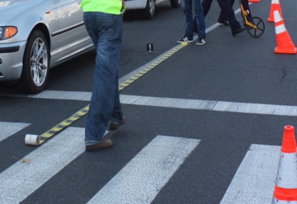 Reținut pentru 24 de ore după ce a accidentat grav un pieton și a fugit de la fața locului