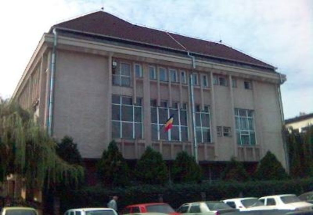 Grefierii şi magistraţii Tribunalului Covasna continuă protestele