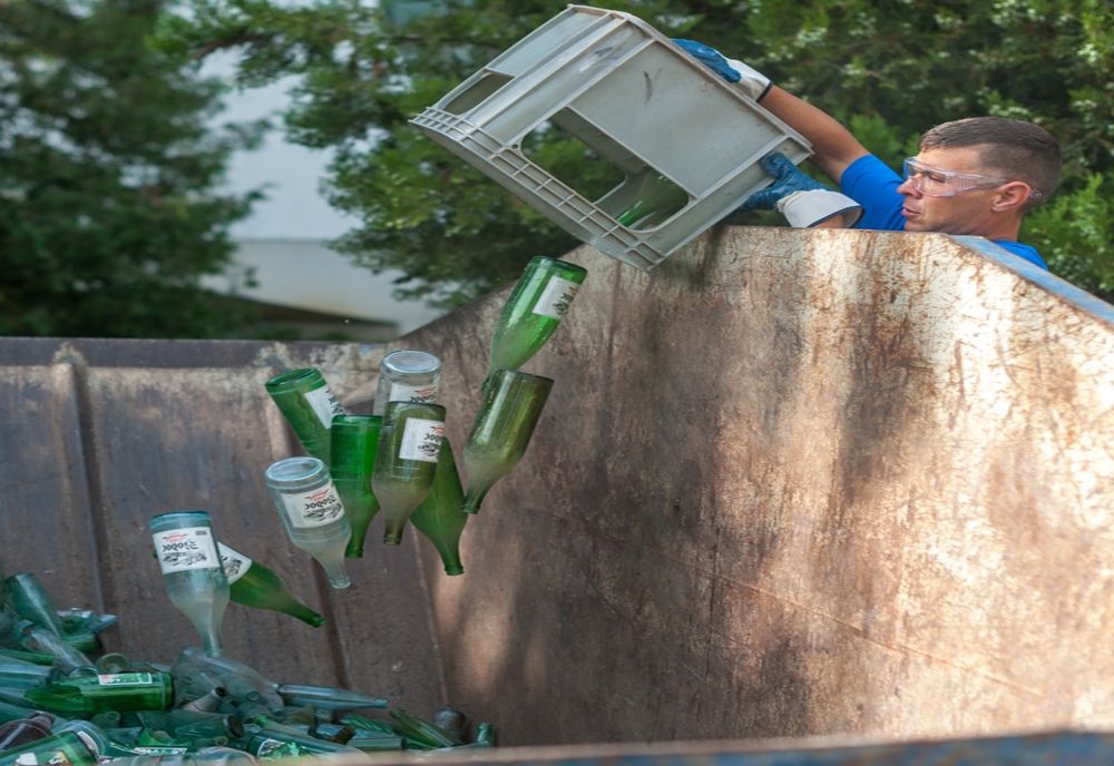 TEGA începe acţiunile de primăvară privind colectarea deşeurilor