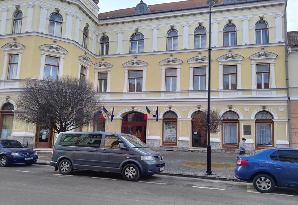 Locuitorii din Sfântu Gheorghe sfătuiți să nu se mai înghesuie să plătească impozitele în această perioadă