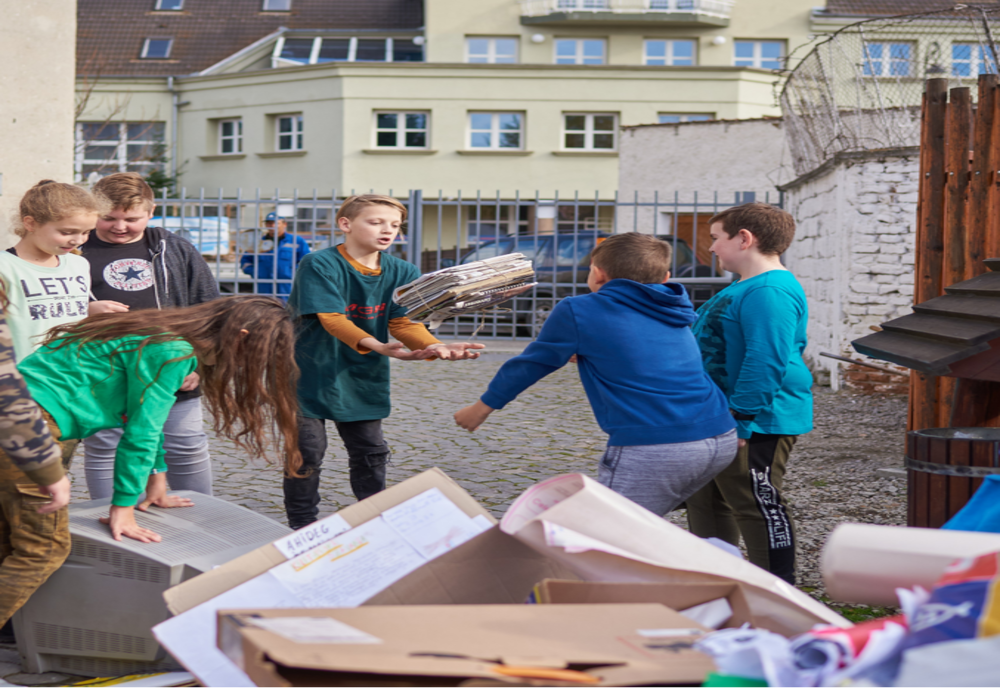 TEGA suspendă Concursul de colectare a deșeurilor selective de hârtie și carton