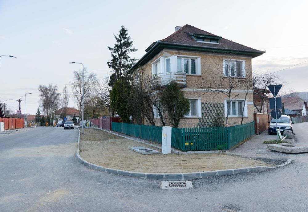 Continuă reparaţiile străzilor din Sfântu Gheorghe