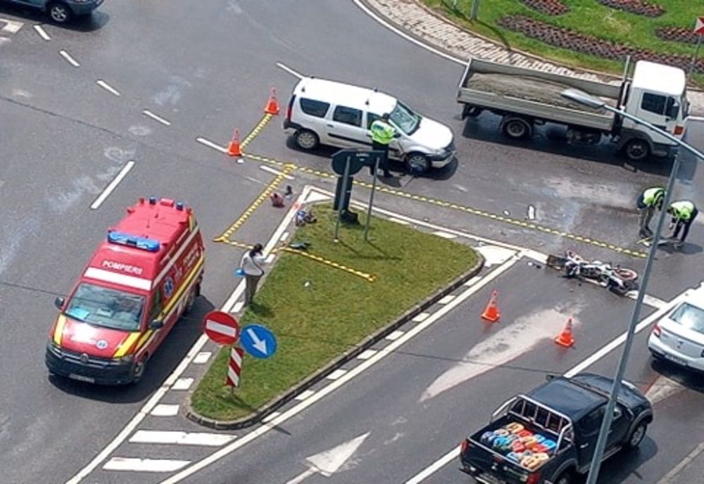 Motociclist implicat într-un accident la sensul giratoriu de pe Păiuş David, în Sfântu Gheroghe