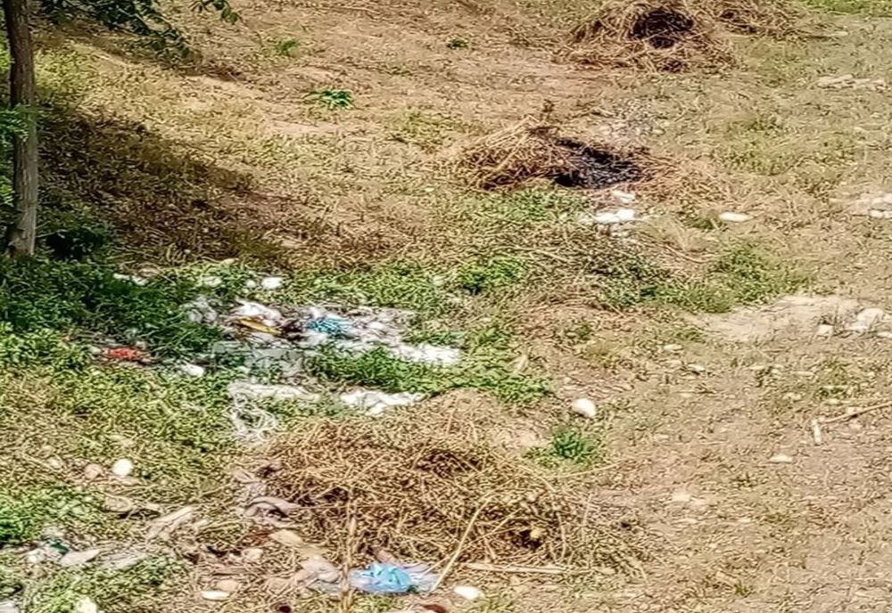 Covăsnean amendat cu 6.000 de lei de Garda de Mediu pentru că ardea deşeuri