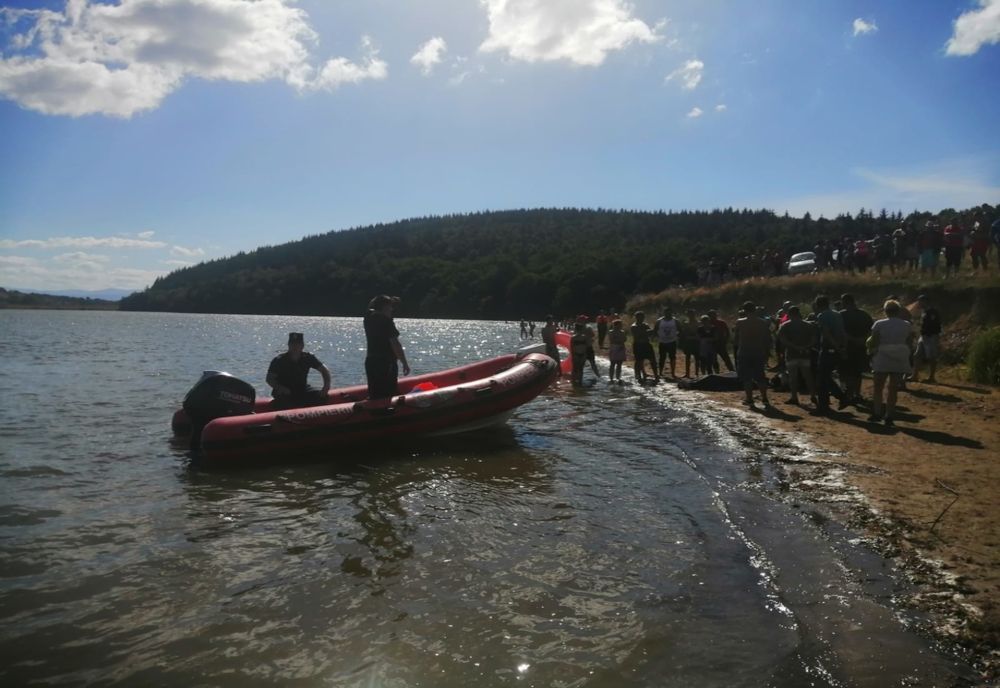 FOTO A fost găsit trupul neînsuflețit al tânărului înecat în lacul de la Pădureni