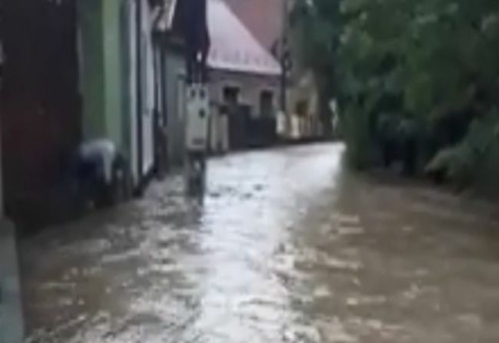 VIDEO Gospodării inundate, în județul Covasna