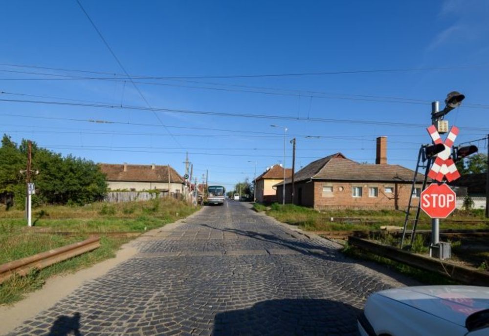 Trecerea la nivel cu calea ferată din Sfântu Gheorghe va fi modernizată